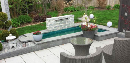 Terrasse mit Wasserbecken